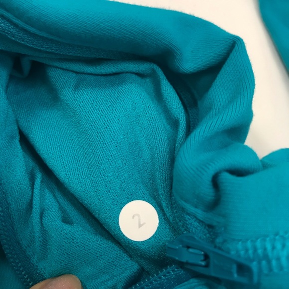 Lululemon stride jacket , great condition , teal - Picture 4 of 5